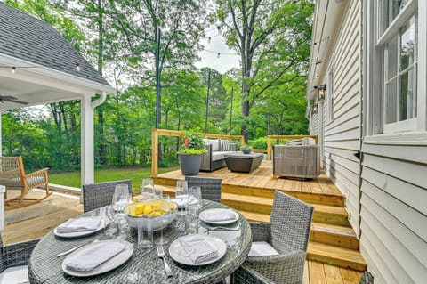 Deck (Shared) | Outdoor Dining Area | Lounge Furniture