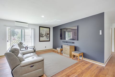 San Diego Vacation Rental | 2BR | 1BA | Stairs Required | 890 Sq Ft