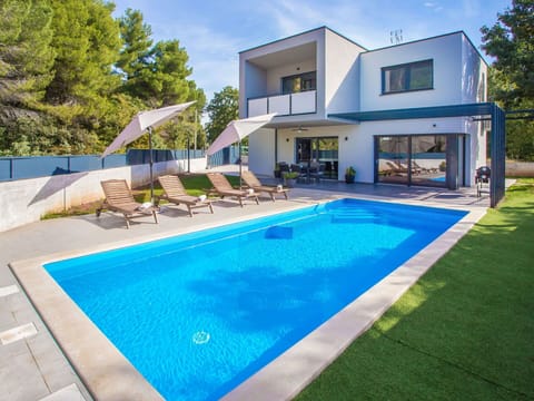 Apartment, Chair, Balcony, Resort, Hotel, Bay, Kitchen & Dining Room Table, Outdoor Furniture, Resort Town
