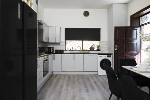 Clean & Modern Kitchen Setup for Long-Stay Comfort