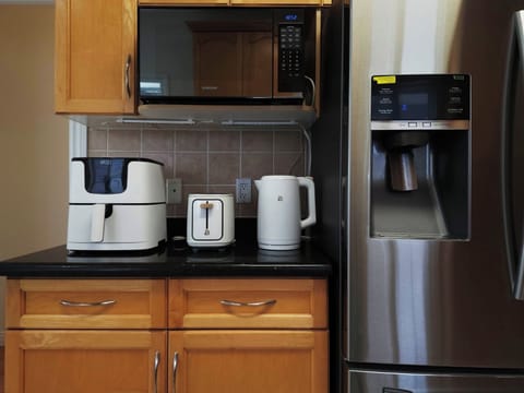 Applies include digital toaster/kettle and an air fryer