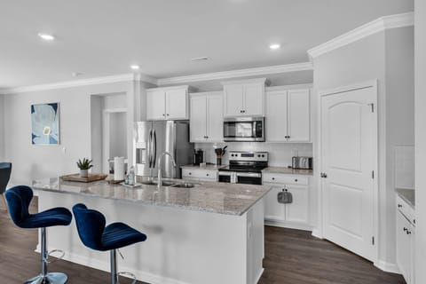 Indoors, Kitchen, Kitchen Island, Appliance, Microwave