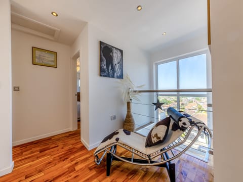 Landing | Baobab Lodge, Prestatyn