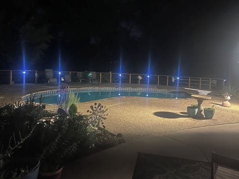 Lovely outdoor area & pool