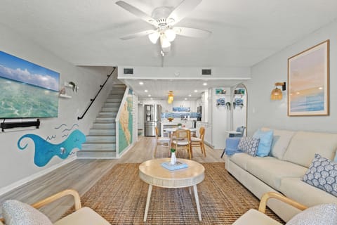 Coastal chic living room w/views of the Gulf, Smart TV, plush sleeper sofa