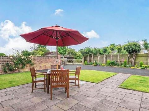 Outdoor | The Old Foundry Holiday Cottage, Burgh Le Marsh, near Skegness