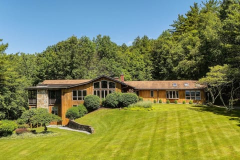 20 Private Acres with a View