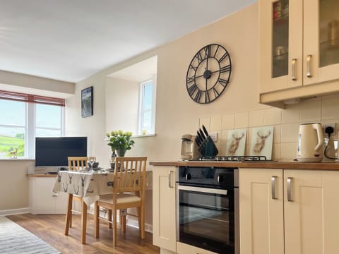 Kitchen/diner | Weavers View - The Weavers House, Hayfield, near Buxton