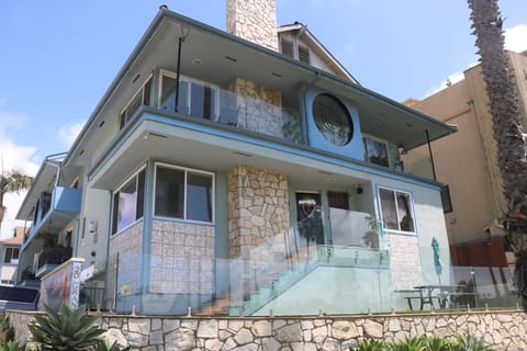 The Grand! Easy beach access and plenty of room for everyone!