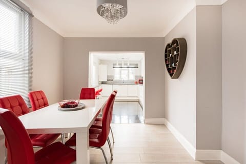 Open plan kitchen dining area