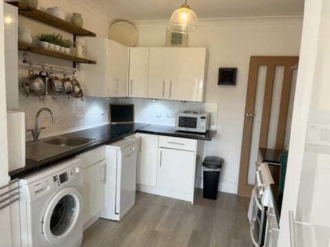 Kitchen with appliances and plenty of utensils to make your stay as easy as possible!