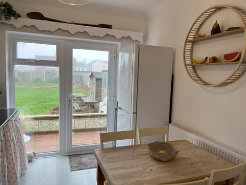 Kitchen with appliances and plenty of utensils to make your stay as easy as possible!