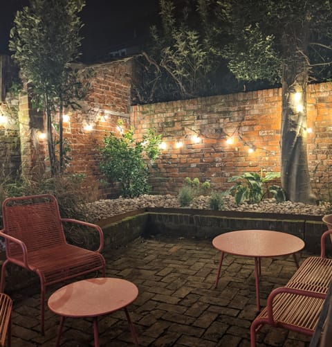 Patio area for alfresco dining!