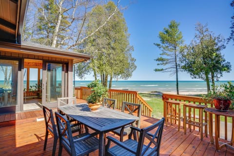 Oostburg Vacation Rental | 4BR | 2BA | 5,000 Sq Ft | Small Step to Enter