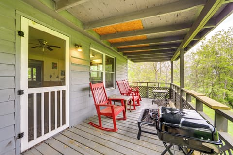 Waynesville Vacation Rental | 2BR | 2BA | 1,100 Sq Ft | Steps Required to Enter