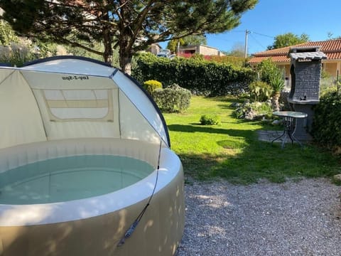 Outdoor spa tub