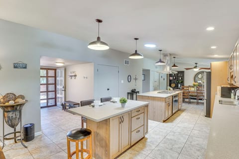 Kitchen | Cooking Basics | Keurig Coffee Maker | Coffee & Tea Provided