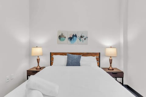 CozySuites | Modern 1BR in Downtown Pitts. #22