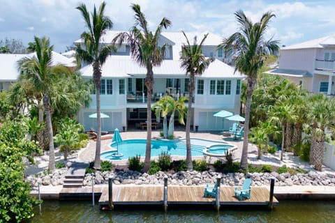 The Curated Palm by Anna Maria Island Accommodations