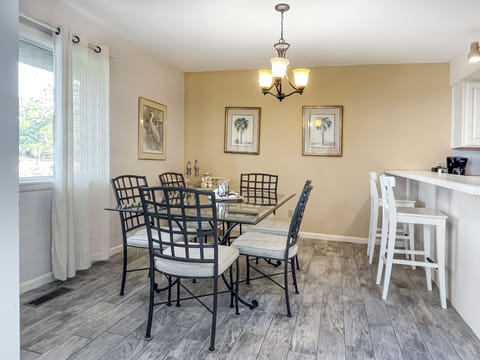 1600-port-villa-dr-IMG-0590