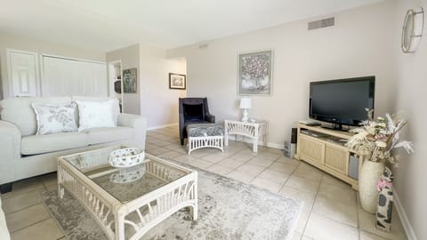 1805-bluff-villas-IMG_1417