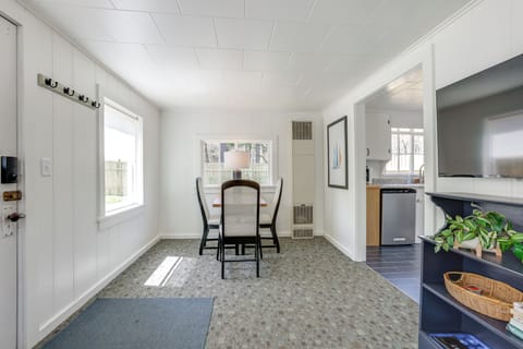 Dining Area | Dishware/Flatware