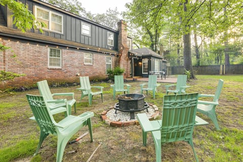 Memphis Vacation Rental | 4BR | 2BA | 2,100 Sq Ft | 2 Steps to Enter