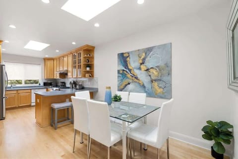 Combined spacious Dining for 6 people with a fully equipped kitchen