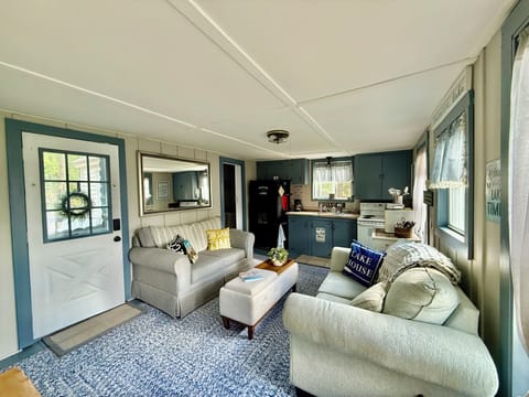 Cottage two -living room & kitchenette area 