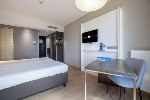 Unit with 2 twin-size beds