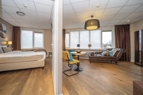 Unit with King size bed