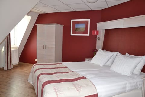 Unit with Two Twin size beds