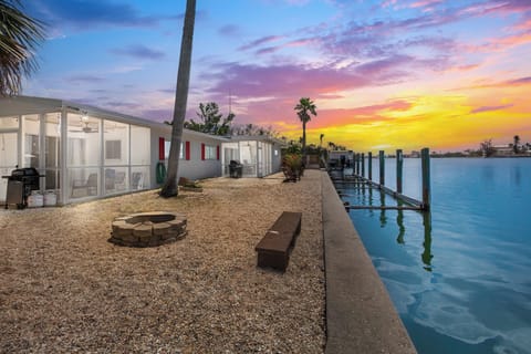 Bay Cottage by AMI Locals