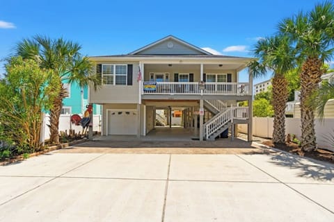 Salty Monkey is located very close to the beach!