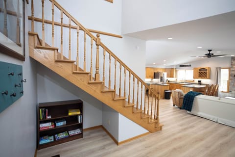 Enter onto the first floor!