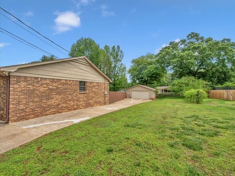 Parking for 3 or 4 Bass boats w/ trucks