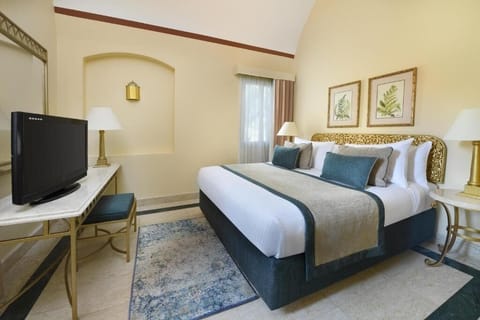 Queen bed