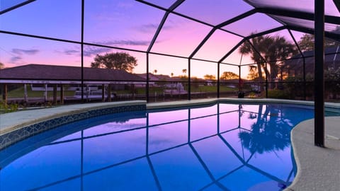 Dive into relaxation with canal views and cozy vibes