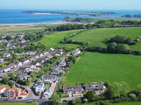 Larkfield - 3 Bedroom Holiday Home - Penally (25638)