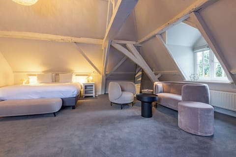 Unit with Queen size bed