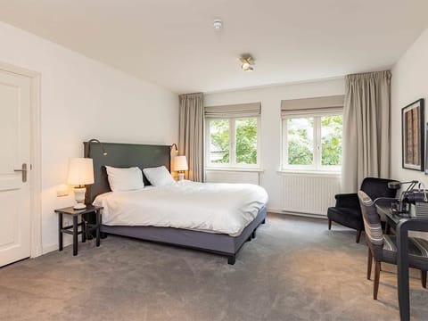 Unit with King size bed