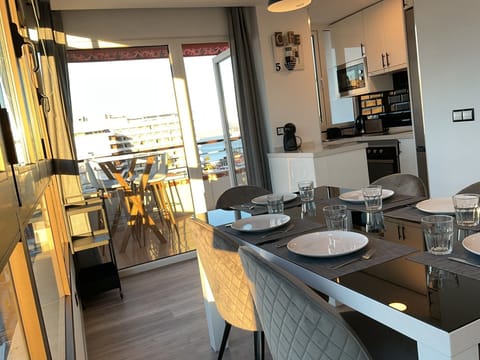 f4c9b9e8-e7ff-443b-82c2-0af18d3dd987