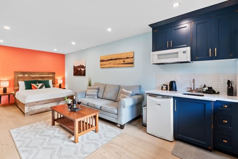 Suite view-390 sq ft.