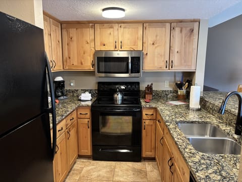 Indoors, Appliance, Microwave, Oven, Lamp