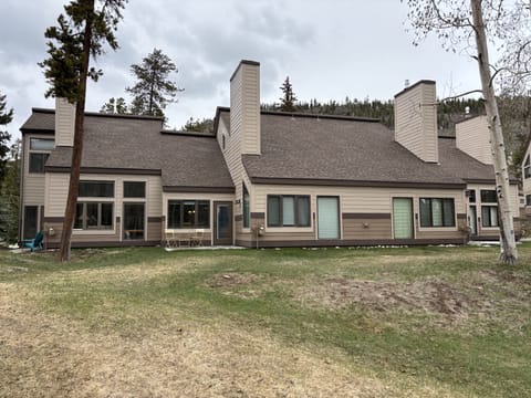 Chair, Furniture, Architecture, Building, Siding