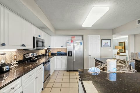 All modern appliances to make meal preparation a breeze.