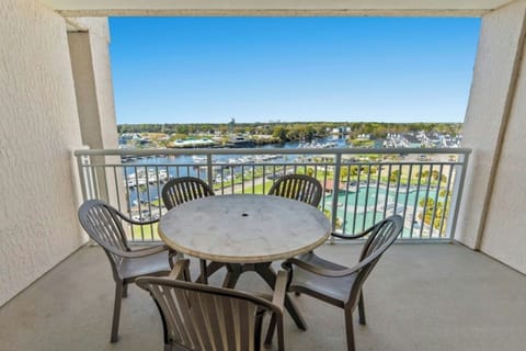 Have your morning coffee while enjoying a view of the intracoastal waterway.