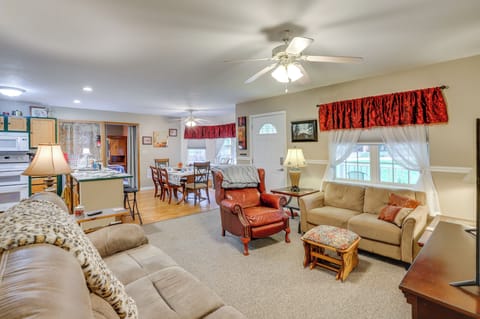 Living Area | Central Heating & A/C | Wall A/C Unit | Free WiFi