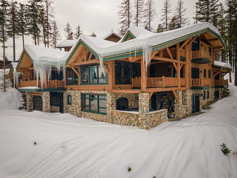 Ridge Top Lodge, located at Whitefish Mountain Resort, is a rustic Montana ski lodge that sleeps 16 | Exterior