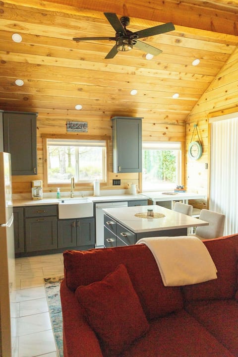 90364cb0-5b09-49ad-bb33-f6909020b86a